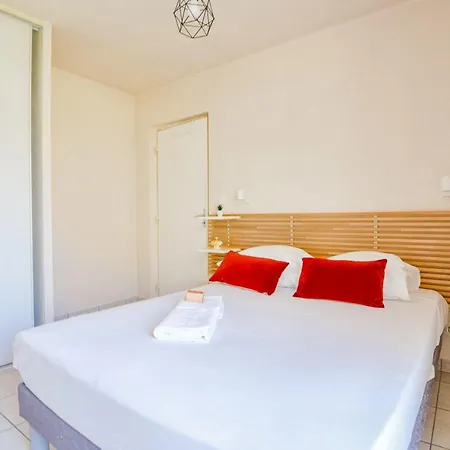 Appart 1 Ch Balcon Proche Saint-charles Et Metro Apartment Marseilles